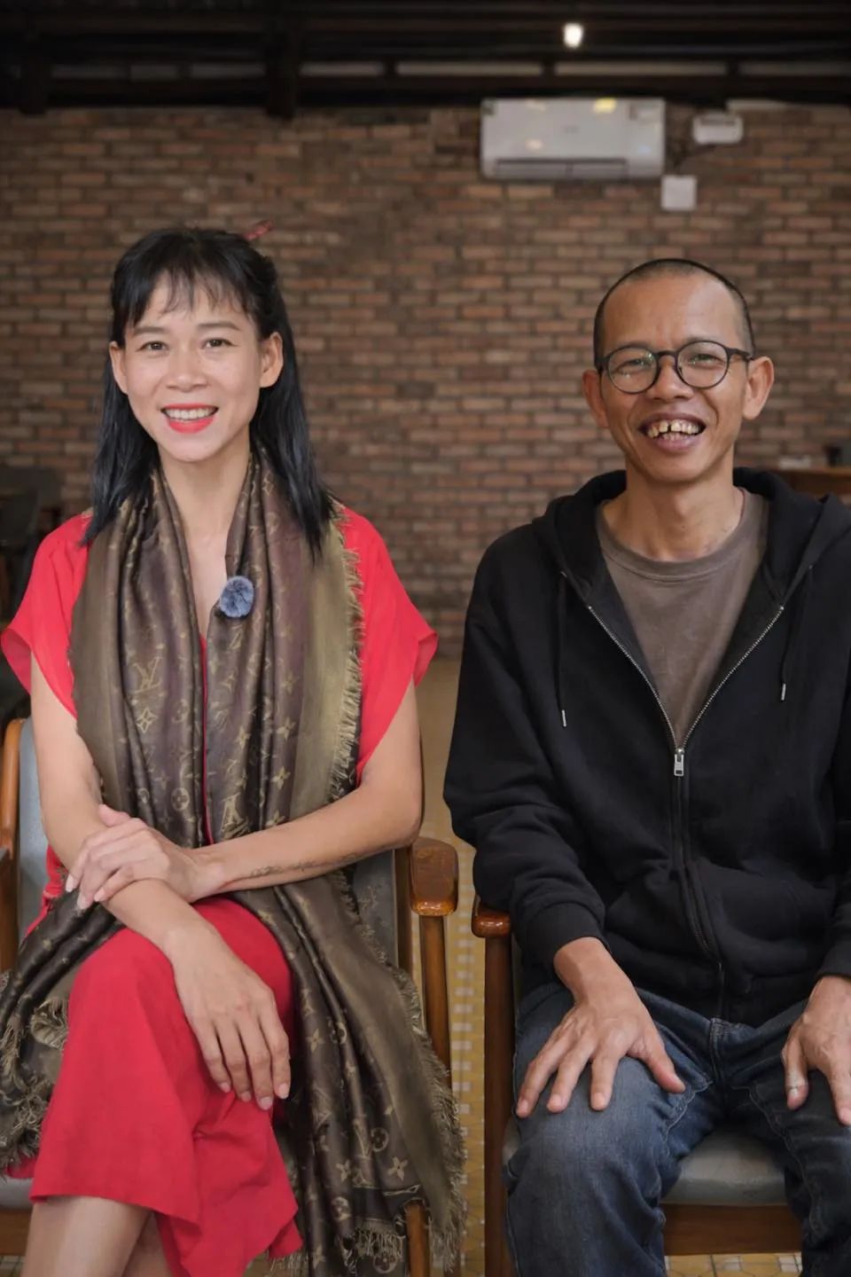 Lú quá chưa biết tin ai
